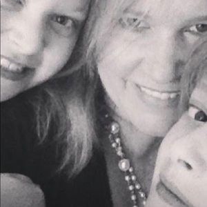 Cara. Mom of 2 stylish kids. Vintage! Rock! Edgy!